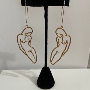𝅺GOLD tone Art Deco female nude dangle earrings